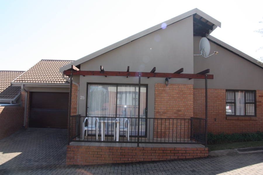 2 Bedroom Property for Sale in Langenhovenpark Free State